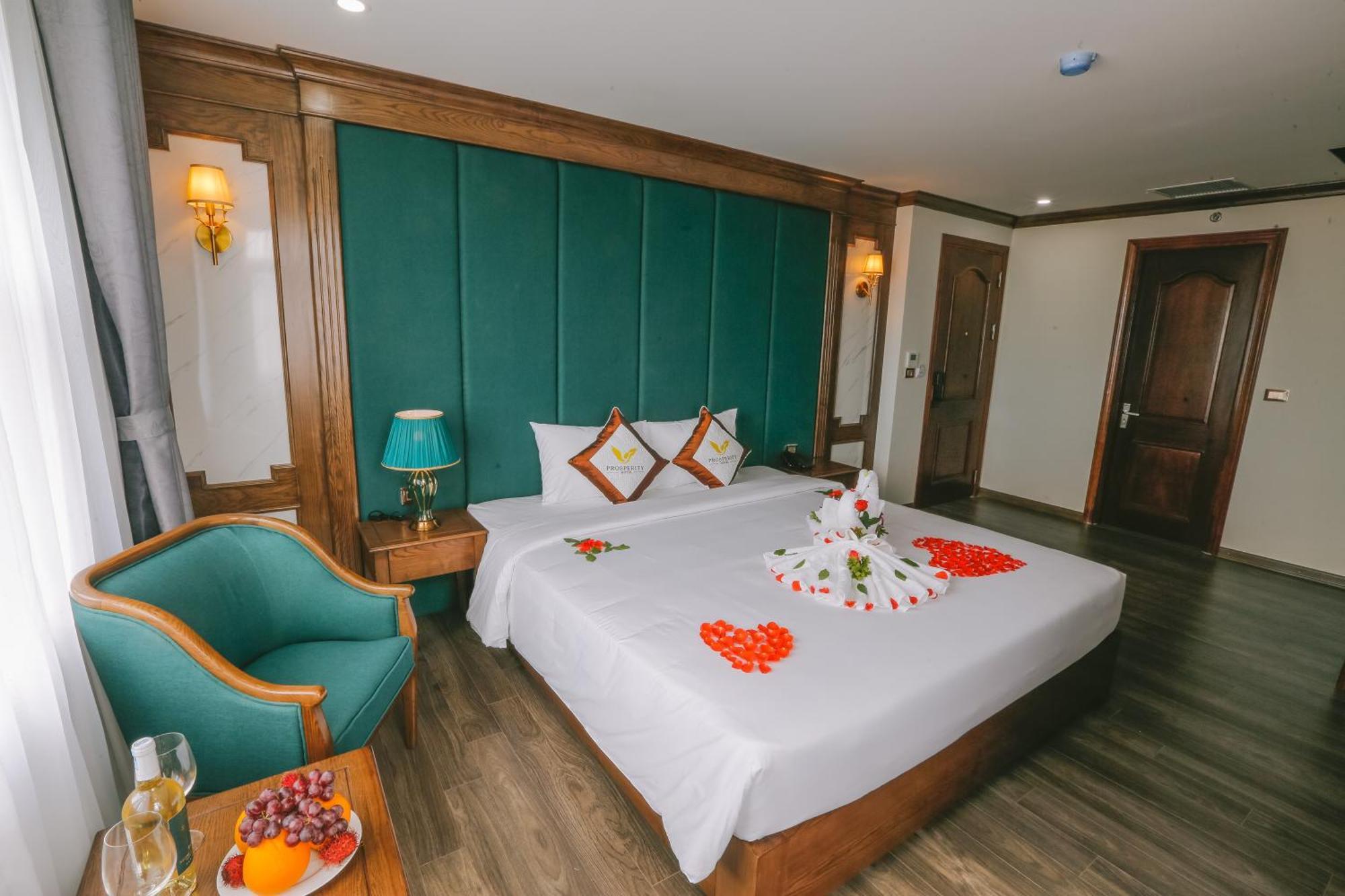 Prosperity Boutique Halong Hotel & Restaurent Ha Long Esterno foto