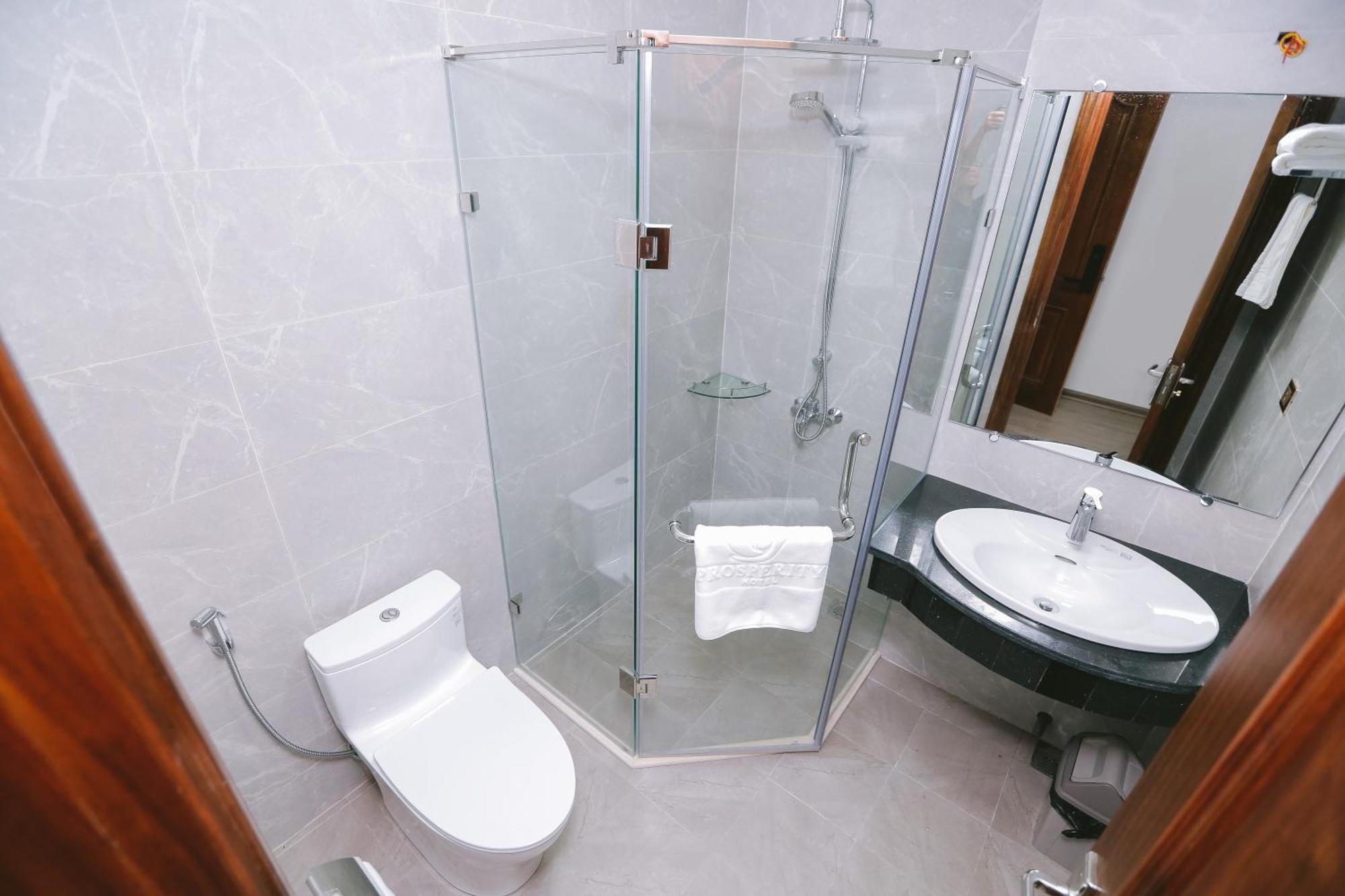 Prosperity Boutique Halong Hotel & Restaurent Ha Long Esterno foto