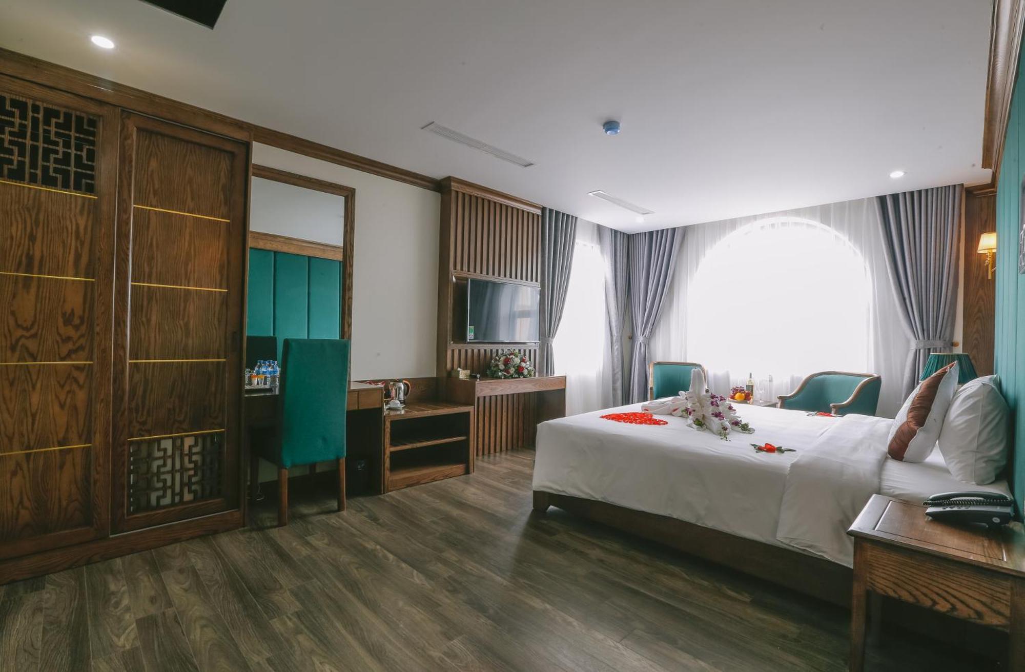 Prosperity Boutique Halong Hotel & Restaurent Ha Long Esterno foto